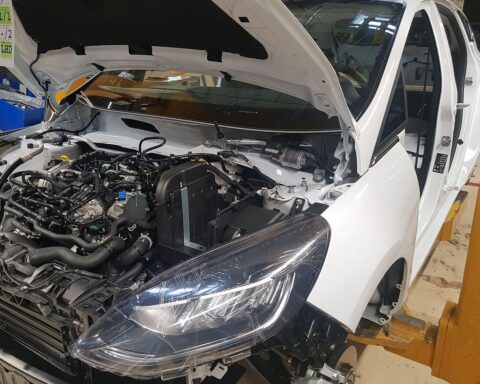 Ein Treffen zwischen Kanzler Merz und chinesischen Autovertretern zur Marktliberalisierung.