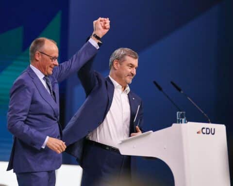 Friedrich Merz und Markus Söder gemeinsam, symbolisieren Einheit der Unionsparteien nach Parteitag.