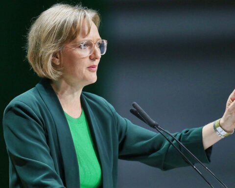 Franziska Brantner kritisiert Regierungspolitik und Abhängigkeit von US-Gaslieferungen.