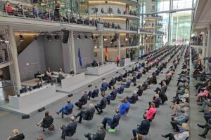 Bundesversammlung wählt Präsidenten: Termin 30. Januar 2027, Bundestag, festliche Atmosphäre, Delegierte.