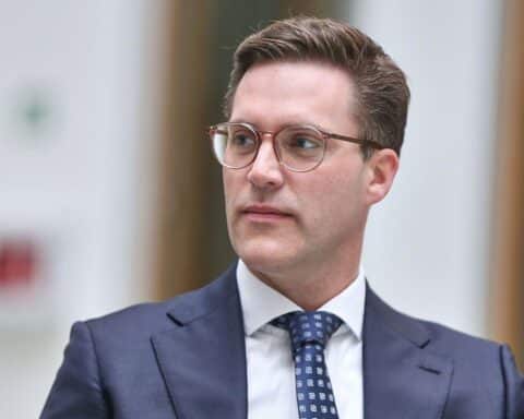 Manuel Hagel spricht zur Teilzeit-Debatte und zahnmedizinischen Leistungen in Baden-Württemberg.