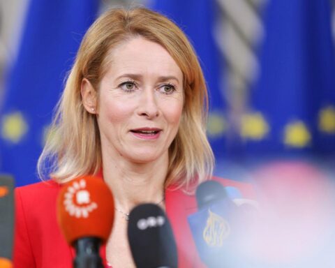 Kaja Kallas betont fehlende Fortschritte Russlands im Ukraine-Konflikt während EU-Außenministertreffen.