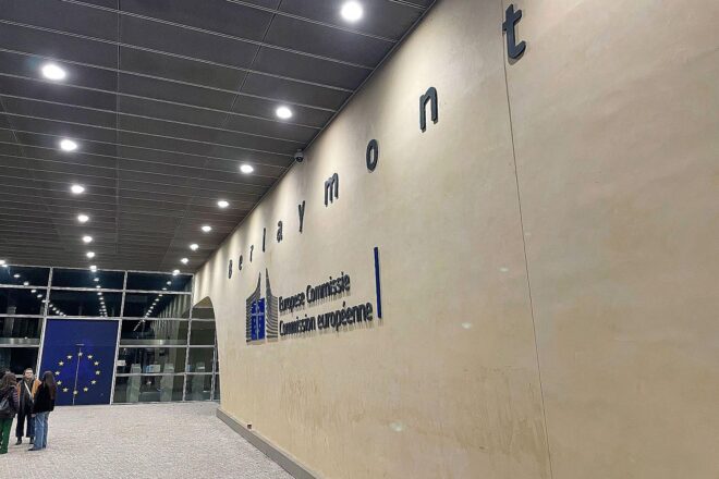 EU-Kommission kommt Berlin bei "Buy European"-Vorgaben entgegen