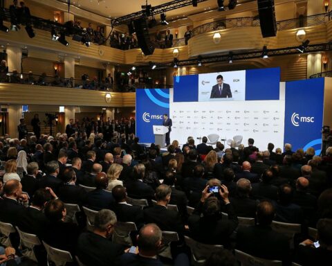 Thorsten Frei warnt vor Machtpolitik-Rückkehr nach Münchner Sicherheitskonferenz, betont transatlantische Beziehungen.