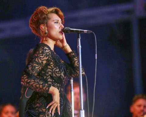 Ayliva feiert mit "Renn" ihren ersten Nummer-1-Hit nach vier Monaten dominierender Konkurrenz.