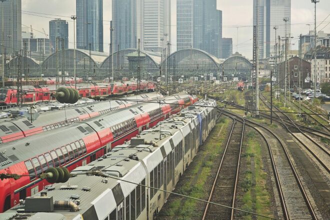 Gleisbrücke am Frankfurter Hauptbahnhof wird erneuert