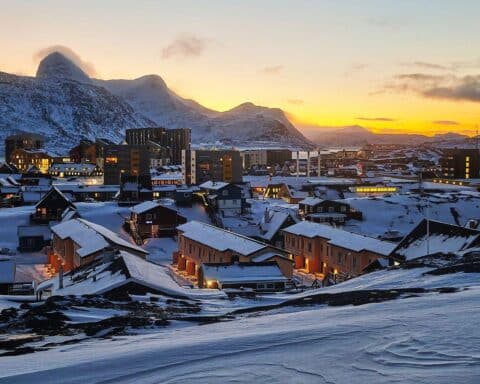 Nuuk, Grönland: Schöne Landschaft, nationale Identität und Gesundheitssystem stehen im Blickpunkt.