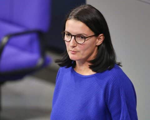 Irene Mihalic spricht über Sicherheitsmaßnahmen im Bundestag gegen Extremismus und Spionage.