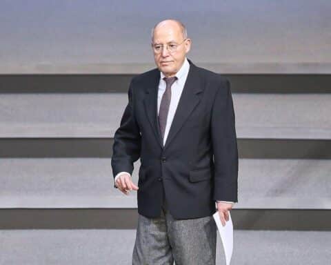 Gregor Gysi spricht über Demokratie, Grundgesetzreform und die Idee eines Weisenrats.