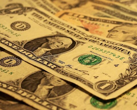 US-Dollar-Symbole mit einem Fokus auf globale Gesundheit und humanitäre Hilfe, sowie finanzielle Forderungen.