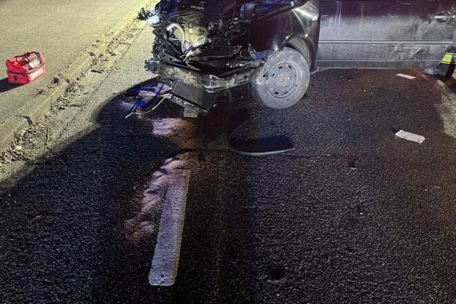 Junger Fahrer verunglückt in Lindlar bei Unfall mit Container