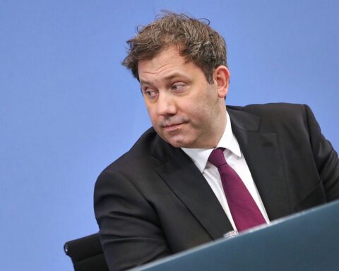 Lars Klingbeil präsentiert Pläne zur Förderung der europäischen Kapitalmarktunion und Innovation.