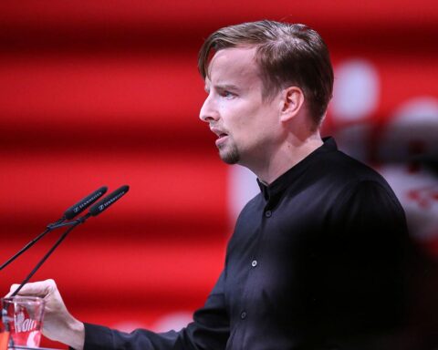 Janis Ehling kritisiert Schufa-Reform, fordert Abschaffung für transparente Datenverwendung.