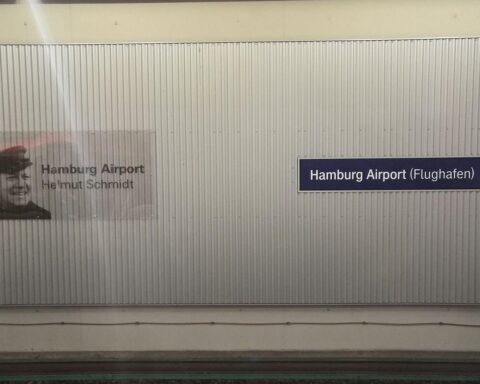 S-Bahnhof am Hamburger Flughafen, Szene der Festnahme eines mazedonischen Staatsangehörigen.