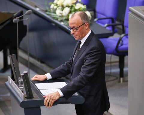 Friedrich Merz würdigt Rita Süssmuths Lebenswerk beim Staatsakt im Bundestag.