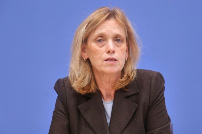 Nächste Wahlrechtsreform: Prien fordert Prüfung von Parität