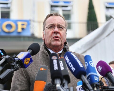 Boris Pistorius spricht über die Ukraine-Krise und Russlands strategische Militärhandlungen.