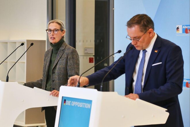 Politbarometer: AfD büßt ein – Grüne legen zu