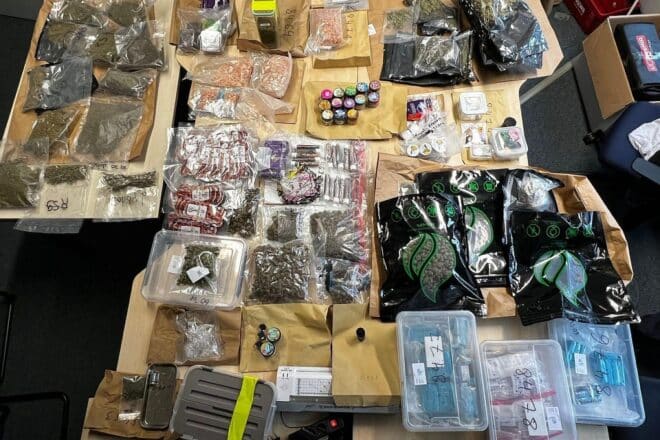 Polizei Köln vollstreckt Haftbefehle wegen Drogenhandels