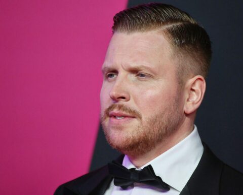 Finch reflektiert über seine gewaltverherrlichenden Texte und zeigt Entwicklung im Denken.