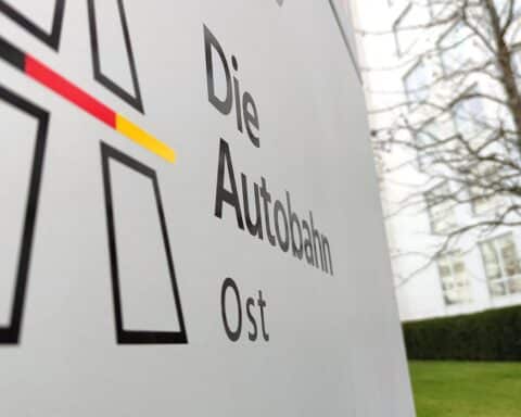 Cybersecurity-Bedrohung für Autobahn GmbH: Bericht kritisiert unzureichenden Schutz und Verantwortung.