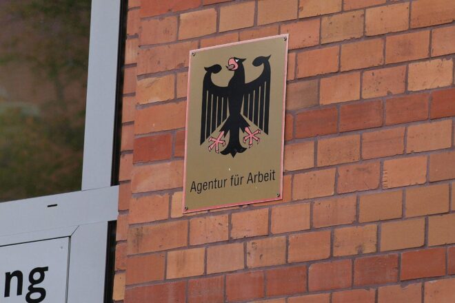 Regierung fehlt Überblick über Ausreise von Kurzzeit-Arbeitskräften