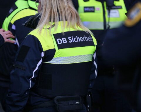 Sicherheitskräfte der Bahn: SPD fordert Verstaatlichung und bessere Koordination in der Bahnsicherheit.