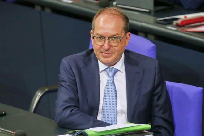 Scharfe Kritik aus SPD an Dobrindt im Streit um Integrationskurse