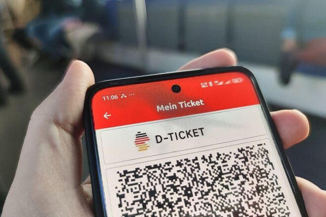 Schnieder offen für Foto auf Deutschlandticket