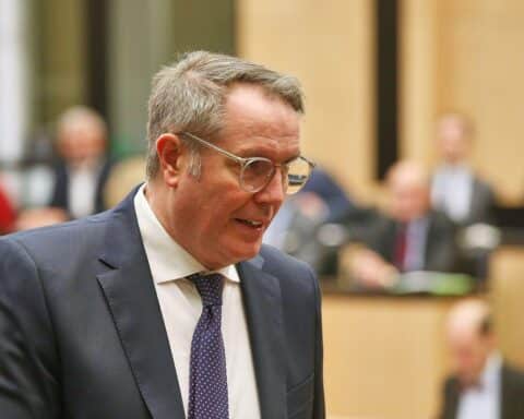 Alexander Schweitzer warnt vor wirtschaftlicher Abschottung gegenüber China und betont Handelskooperation.