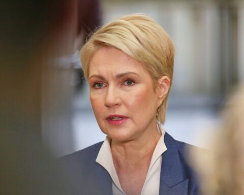 Manuela Schwesig erklärt ihre Position gegen die AfD und für soziale Gerechtigkeit.