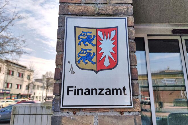 Spahn will Investoren mit Steueranreiz nach Deutschland holen