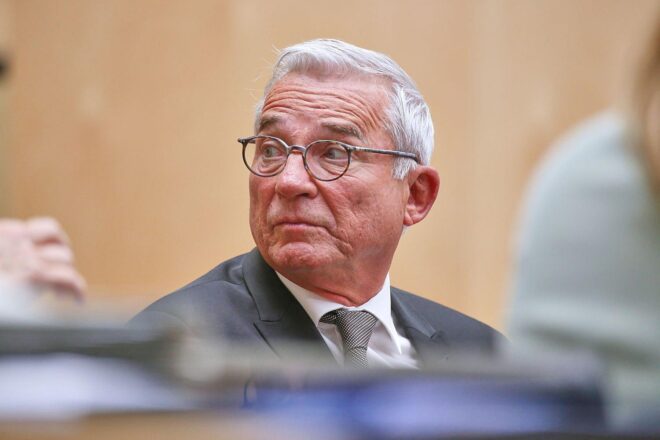 Strobl unterstützt Vorstoß zur Handyortung von Ausreisepflichtigen