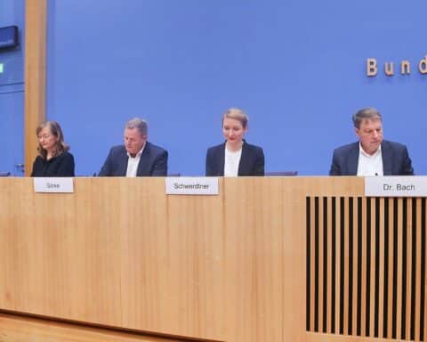 Grafik mit Diagramm zur Vermögensteuer, Vermögensverteilung und potenziellem Steueraufkommen.