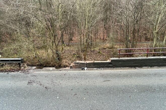 Toyota-Fahrer verunglückt bei riskantem Überholmanöver auf B39