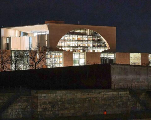 Zentrale Steuerung der Sozialpolitik im Bundeskanzleramt für stabile soziale Sicherheit in Deutschland.