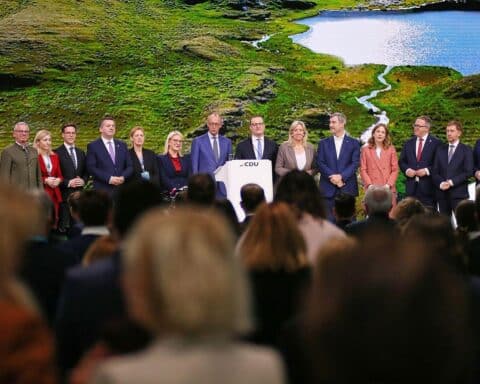 Frank Werneke ruft vor Wahlen dazu auf, keine sozialabbauenden Parteien zu wählen.