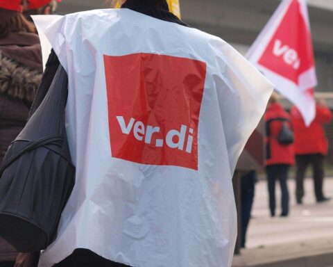 Streikaufruf von Verdi: Beschäftigte der Autobahn GmbH demonstrieren für bessere Gehälter und Arbeitsbedingungen.