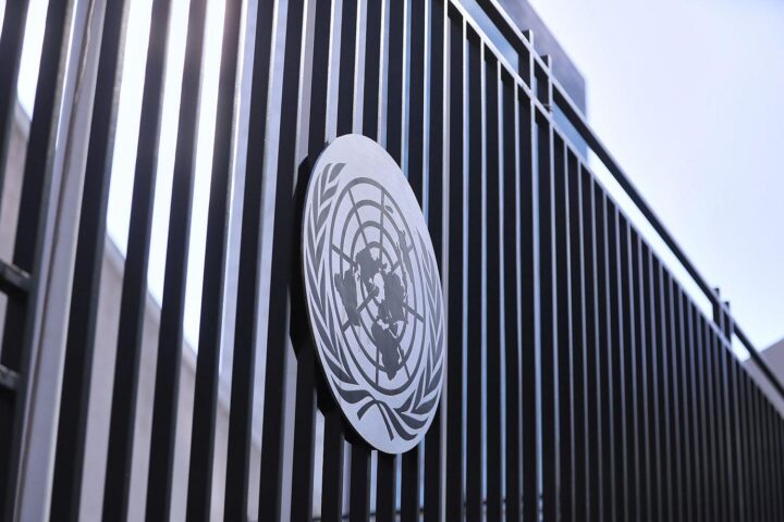 Gewalteskalation im Südsudan: UN-Überwachung, Konflikte, humanitäre Krise, vertriebene Menschen, dringender Hilferuf.