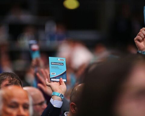 CDU-Parteitag: Abstimmung, neue Vorstandsmitglieder, Niedersachsen, Politiker, Vertrauen, Kontinuität, frische Impulse.