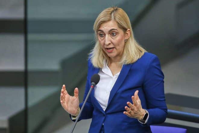Warken will Eizellenspende per Parlamentsvorstoß legalisieren