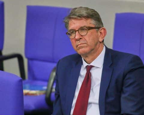 Wolfram Weimer spricht über die Festnahme iranischer Autoren und die Bedeutung der Kunstfreiheit.