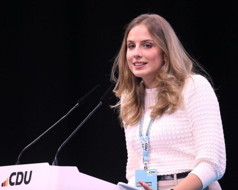 Wiebke Winter spricht optimistisch über Friedrich Merz und die CDU-Zukunft auf Parteitag.