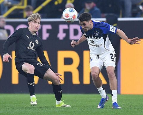 Dortmund feiert dramatischen 3:2-Sieg nach 0:2 Rückstand gegen den HSV im Bundesliga-Spiel.