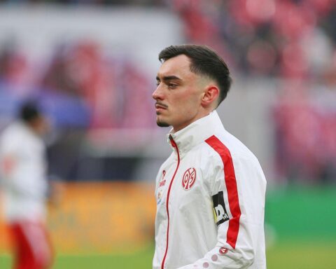 Mainz feiert 2:0-Sieg über Bremen; Paul Nebel erzielt entscheidendes Kopfballtor.