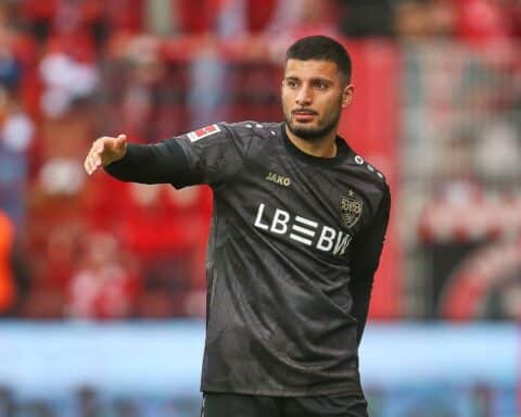 VfB Stuttgart feiert 5:2-Sieg gegen FC Augsburg, Deniz Undav glänzt mit zwei Toren.