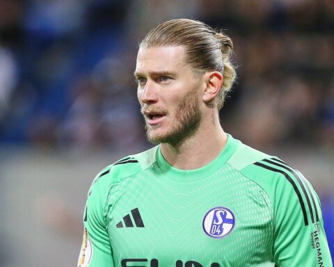 FC Schalke 04 und Hannover 96 im spannenden Bundesliga-Spiel mit dramatischem Ausgleich.