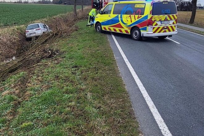 66-Jährige stirbt bei Alleinunfall in Freiburg (Elbe)