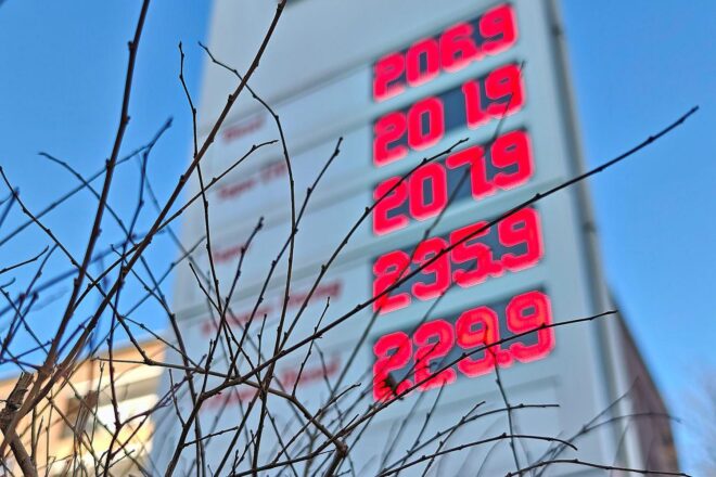 Abgeordnete drängen auf zügige Einführung von Tankstellen-Regel