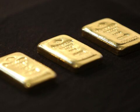 Goldbarren, Symbol für finanzielle Sicherheit und politische Diskussion über Deutschlands Goldreserven.